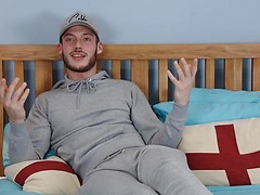 Straight & Athletic Hunk Will Pumps his Hole with 2 Dildos