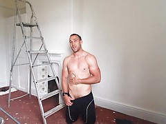 Straight Brit Muscular Builder